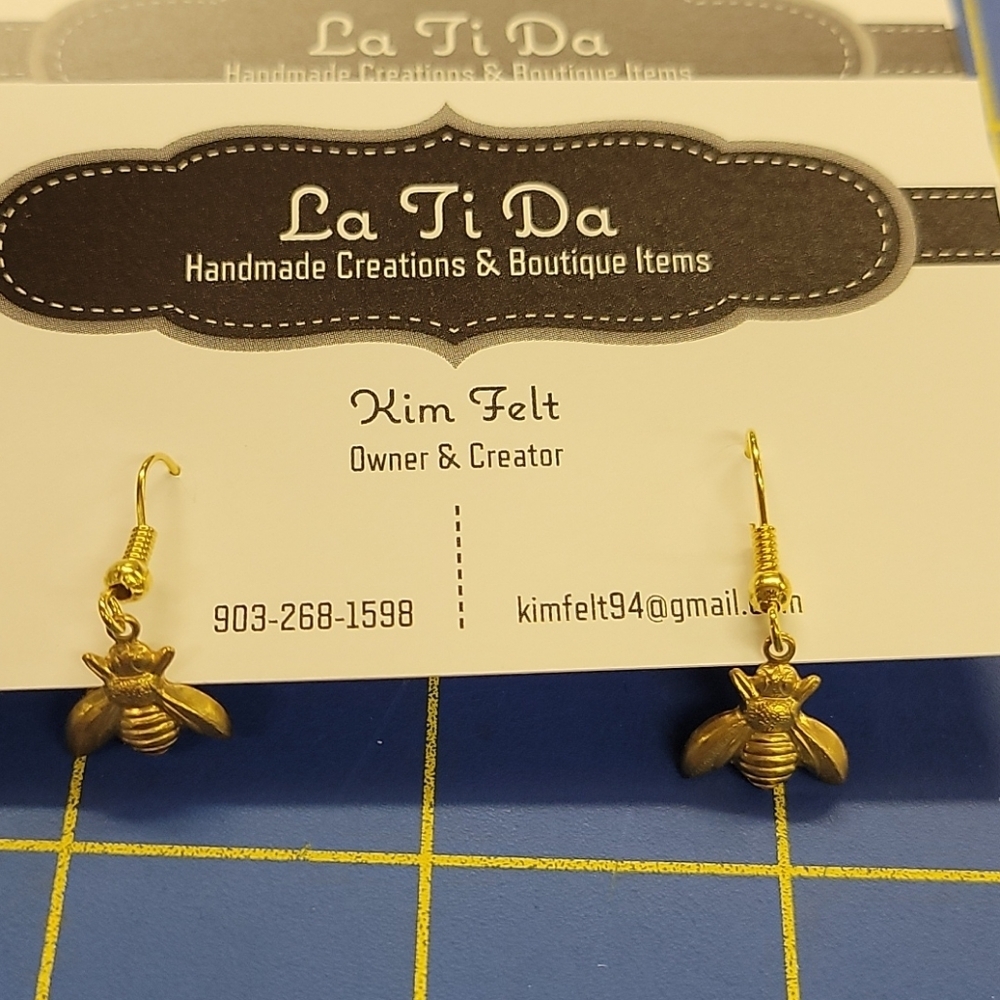 Gold Tone Bumblebee 1/2" Earrings